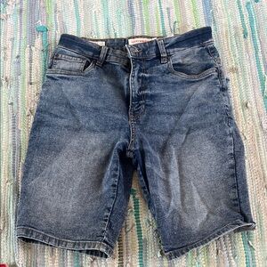 Lucky Brand Women’s sz 16 Classic Indigo Jean Shorts stretch long high waist